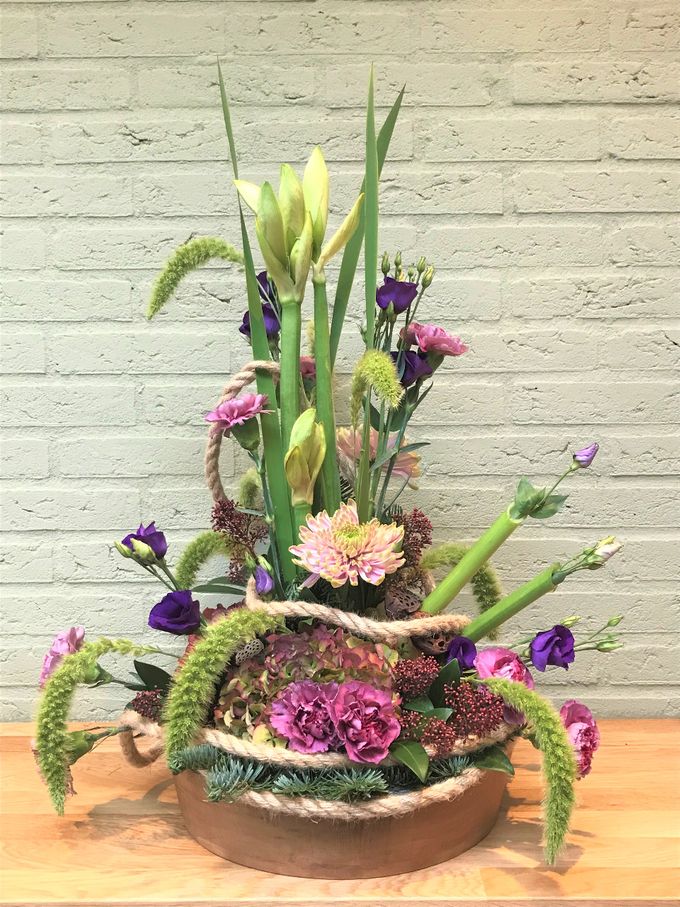 Lila, paars, wit arrangement met amaryllis!